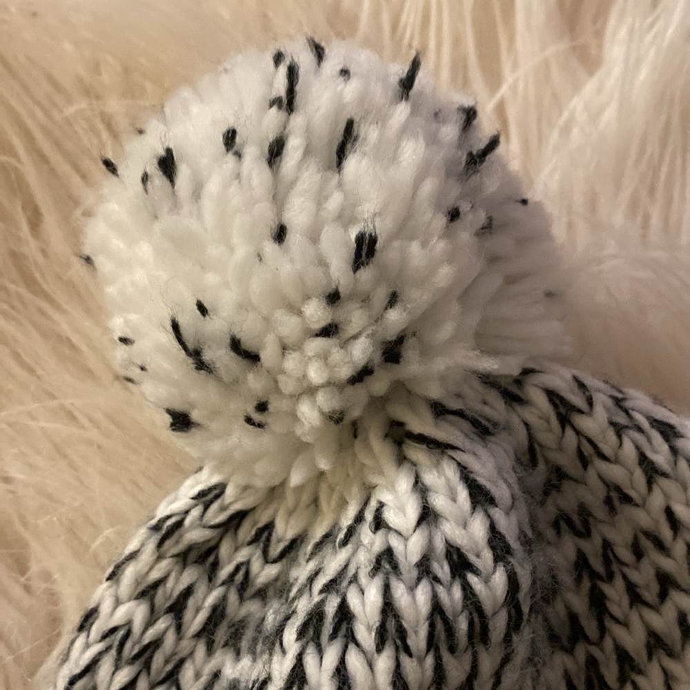 COLUMBIA ladies knitted beanie Pom Pom - Picture 7 of 9